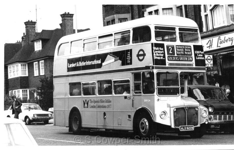 2,RM1922 SRM24 2 Golders Green Stn Golders Grn.JPG