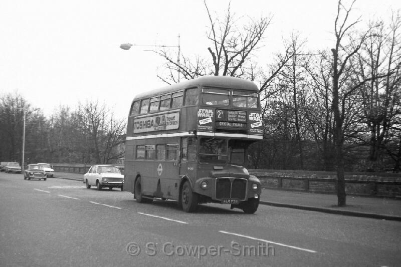 2B,BW22,20,RM2077,2B,CRYSTAL PALACE, CRYSTAL PALACE,JAN 1978.JPG