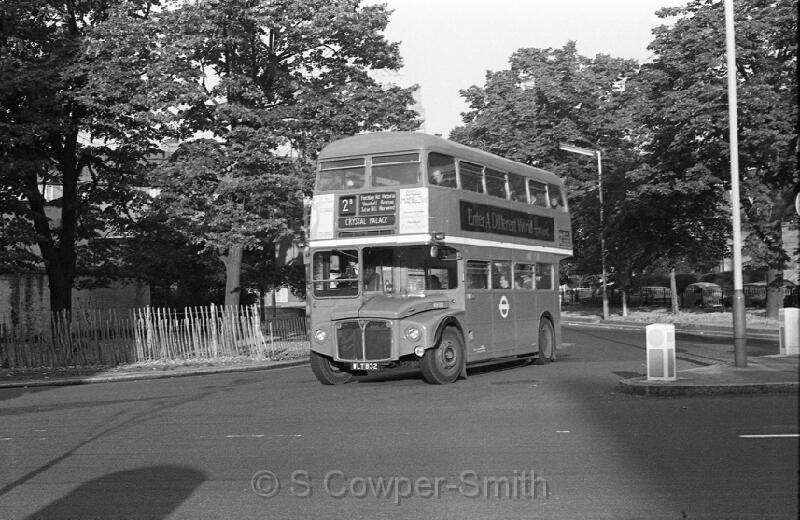 2B,BW64,30,RM0832,2B,CRYSTAL PALACE,STOCKWELL,010978.jpg