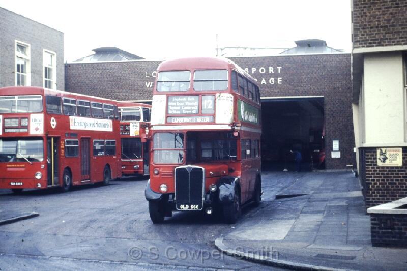 12,S25,3,RT4779,12,CAMBERWELL GREEN,WALWORTH BUS GARAGE,101977.JPG - 12,S25,3,RT4779,12,CAMBERWELL GREEN,WALWORTH BUS GARAGE,101977