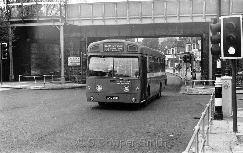 108,BW03,23,SM039 108 ELTHAM SOUTHEND CRESCENT ELTHAM WELL HALL OCT76.jpg