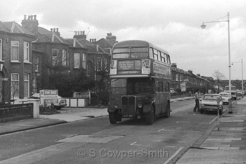 139,BW12,18,RT2642,139,Ilford Station,Ilford,021977.JPG - 87,S27,24 RT1790 87 Barking London Road Longbridge Rd