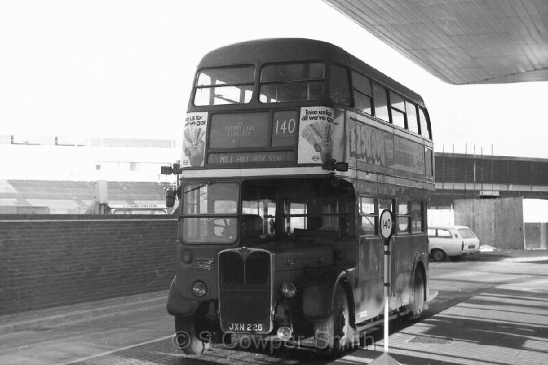 140,BW22,03,RT0848,140, MILL HILL BDY STN, HEATHROW AIRPORT, DEC 1977.JPG