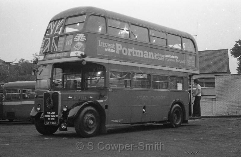 140,BW46,11,RT3234,140,HARROW WEALD GARAGE ,HARROW WEALD GARAGE LAST DAY,14071978.jpg