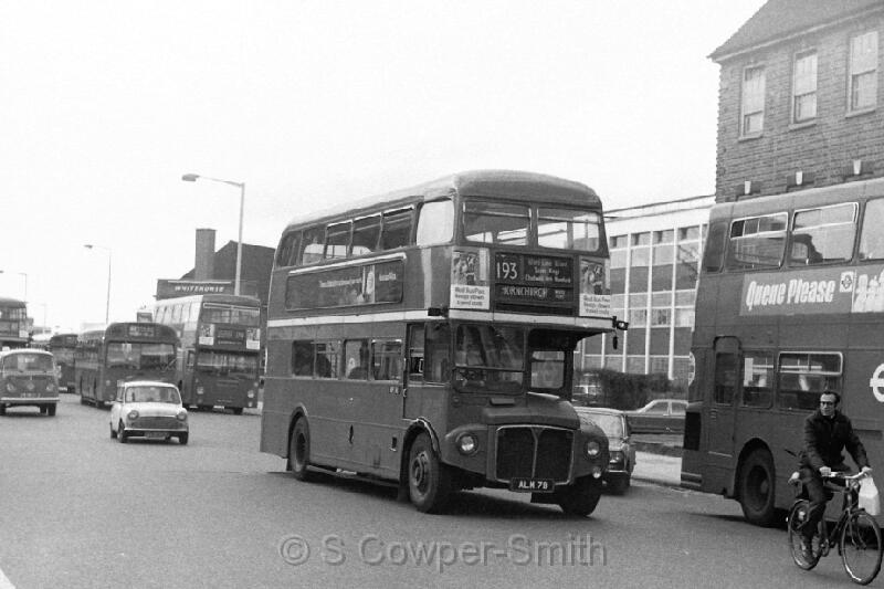 193,BW16,04,RM2007,193,Hornchurch White Horse,Barking,041977.JPG