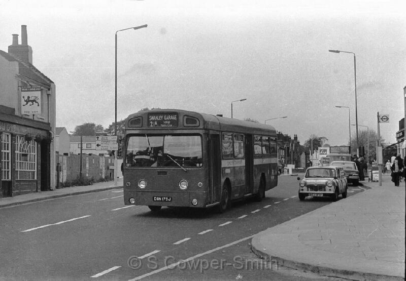 21A BW03,11, SMS175 21A SWANLEY GARAGE FOOTS CRAY OCT76.jpg