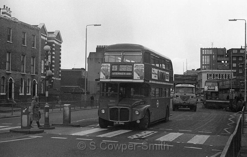 23 BW28,32,RML2394,23,Stepney Arbour Square,Stepney Arbour Square,Mar 1978.jpg