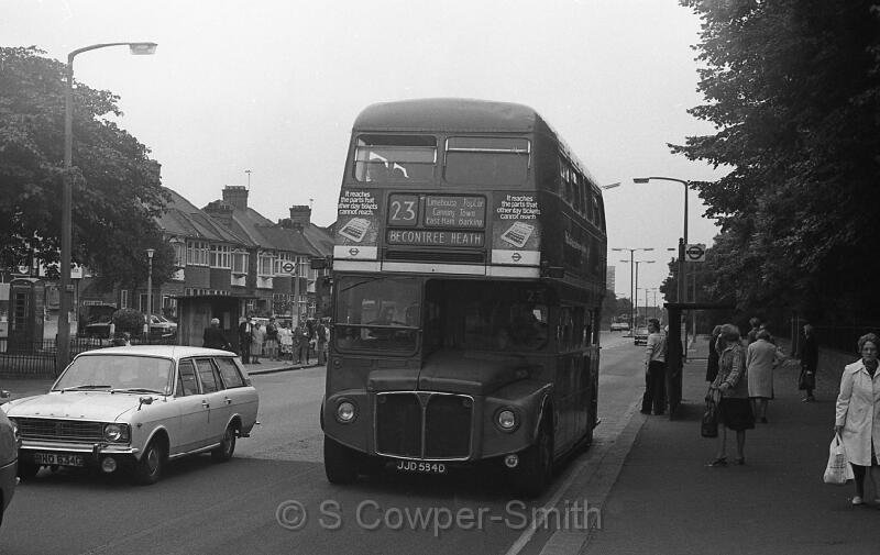 23,BW57,24,RML2584,23,Becontree Heath,Barking,Aug 1978.jpg
