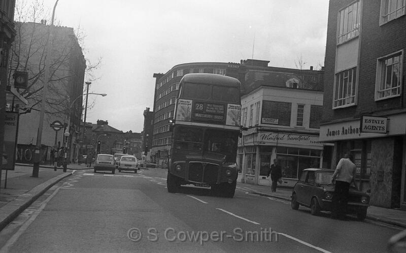 28 BW29,26,RM0840,28,Wandsworth Bridge,North End Rd,260378.jpg