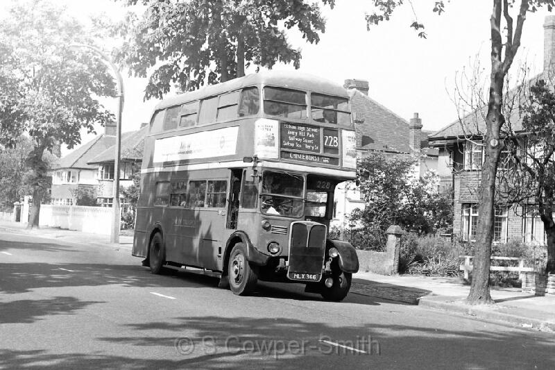 228,BW17,12,RT0549,228,CHISLEHURST GORDON ARMS, AVERY HILL RD,19051977.JPG
