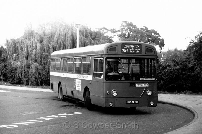 254,BW05,17 SMS822 254 LOUGHTON STN LOUGHTON 101976.JPG