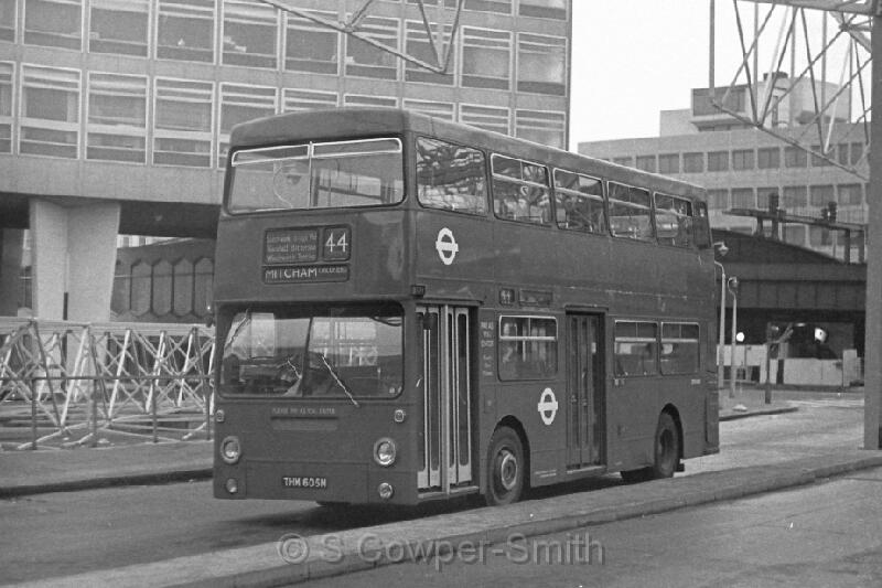 44 BW23,06,DMS1605,44,MITCHAM CRICKETERS,LONDON BRIDGE,JAN 78.JPG