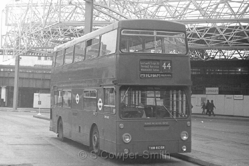 44 BW23,07,DMS1605,44,MITCHAM CRICKETERS,LONDON BRIDGE,JAN 78.JPG
