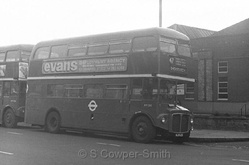 47 BW23,03,RM2012,47,SHOREDITCH,CATFORD GARAGE,JAN 78.JPG