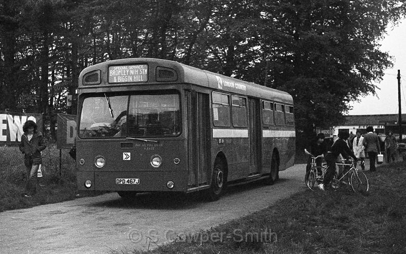 410,BW37,11,SM467,410,BROMLEY NTH STN AND BIGGIN HILL,BIGGIN HILL AIRPORT,20051978.jpg