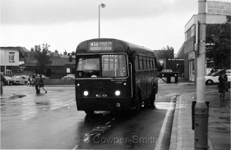 458,BW04,29 RF214 458 SLOUGH STN AND UXBRIDGE STATION UXBRIDGE 021076.jpg