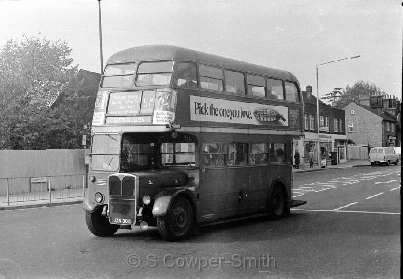 51A,BW03,16, RT0924 51A GREEN ST GREEN FOOTS CRAY HIGH ST OCT76.jpg