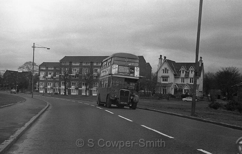 54,BW34,10,RT4625,54,CROYDON FAIRFIELD HALLS,BLACKHEATH PRINCE OF WALES RD,21041978.jpg