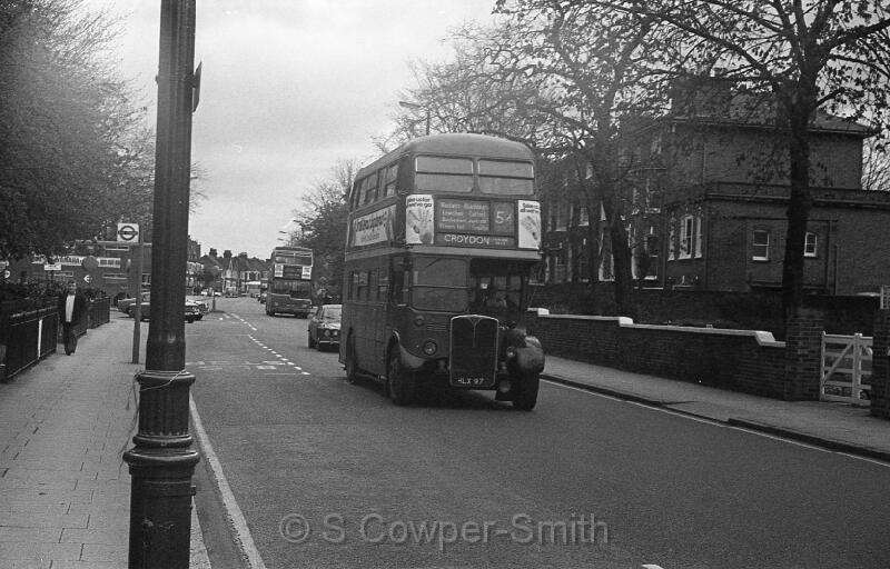 54,BW34,22,RT0280,54,CROYDON FAIRFIELD HALLS,BLACKHEATH ROYAL STANDARD,21041978.jpg