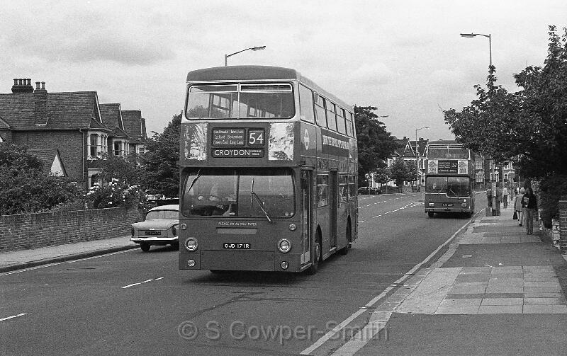 54,BW46,29,DMS2171,54,CROYDON FAIRFIELD HALLS,BROMLEY RD INCHMERY RD SE6,01071978.jpg