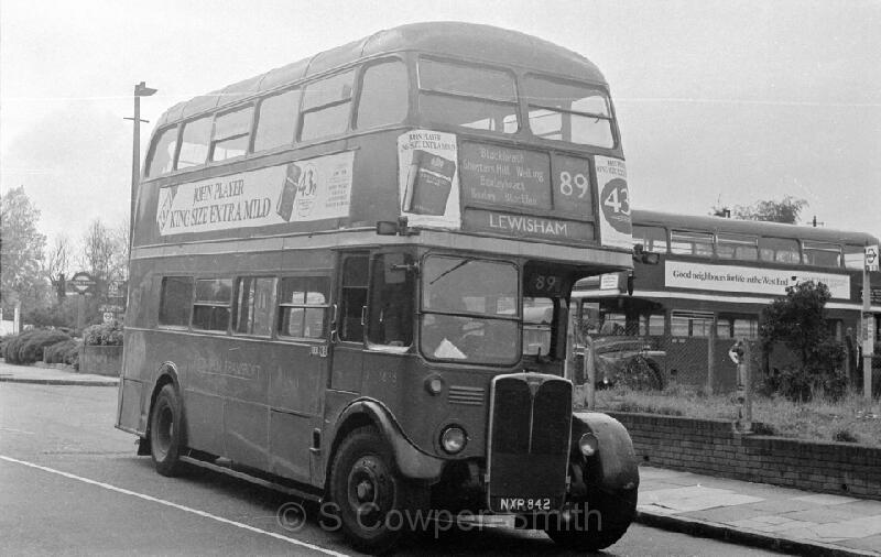 89,BW03,28 RT3835 89 LEWISHAM ELTHAM WELL HALL OCT 76.jpg